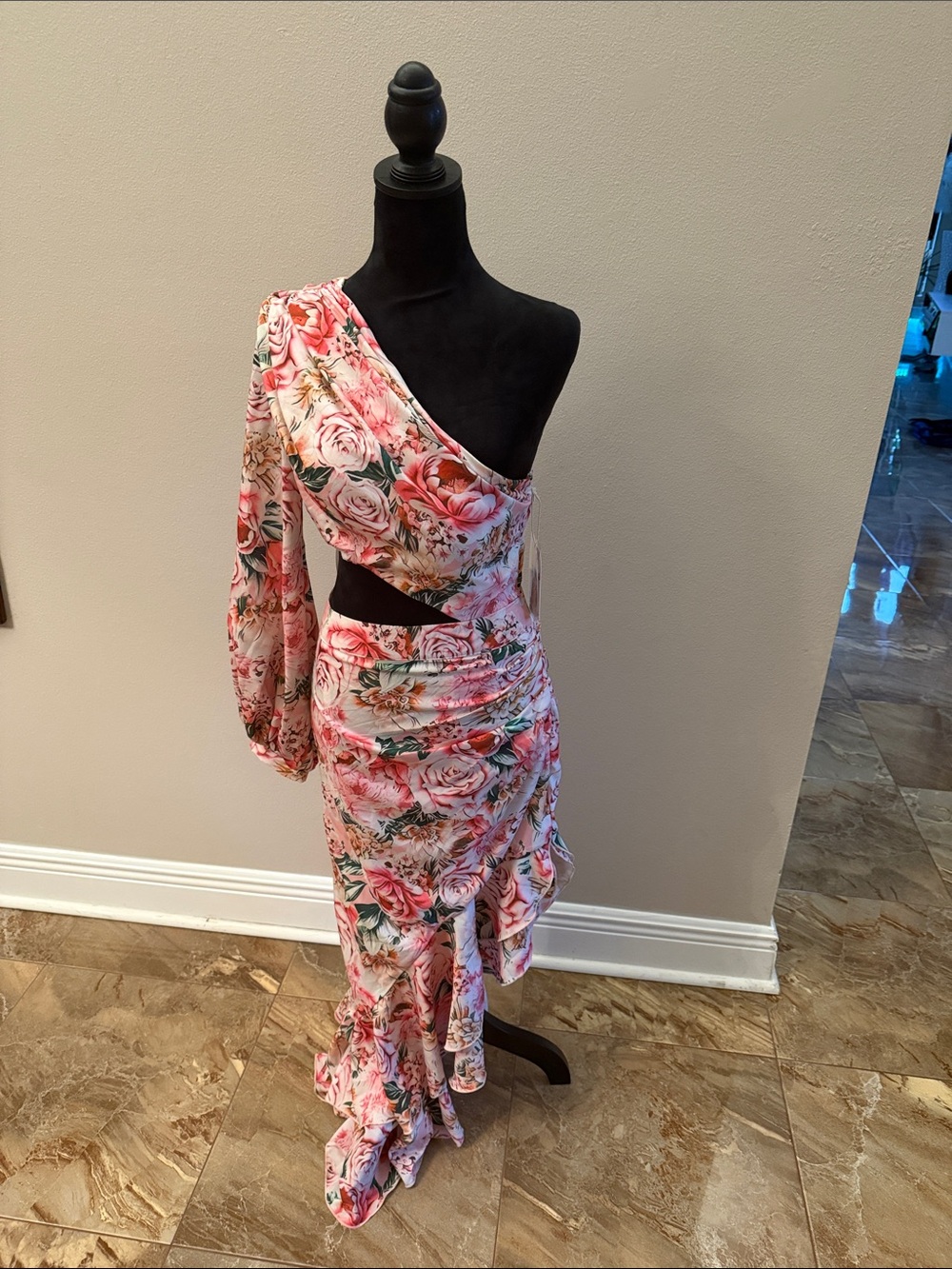 One-Shoulder Rose-Print Asymmetrical Dress in Floral Pink